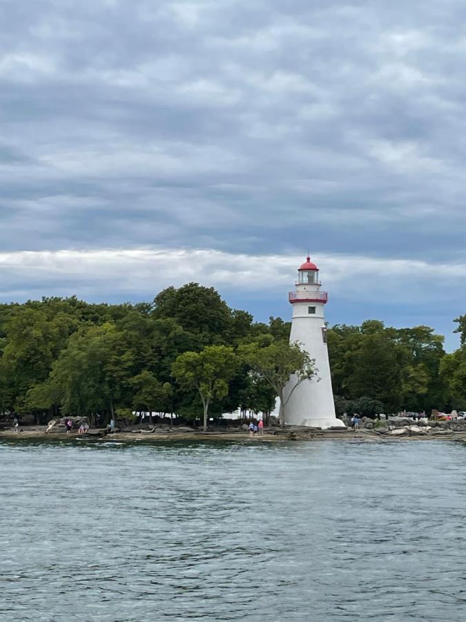 Lake Point Motel Marblehead Exteriör bild